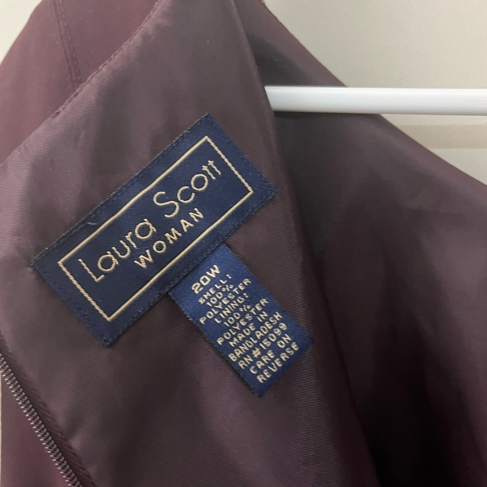 Laura Scott sleeveless dress size 20 W shell and lining 100 percent polyester. - Picture 6 of 13